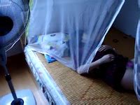 binosohan si ate|Lalake binosohan at hinupuan ang natutulog niyang ate .